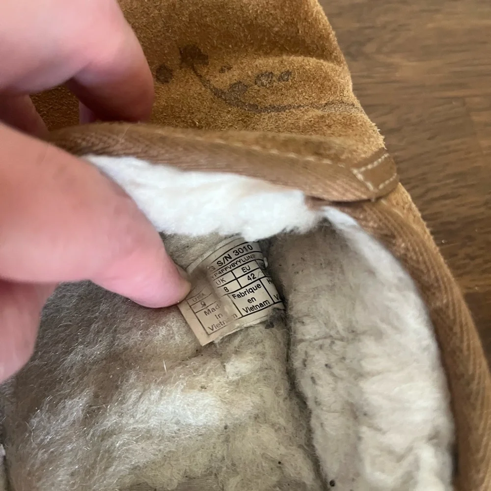 UGG Kenton Slipper Fleece Lined Stay Warm Athleisure Sz 9